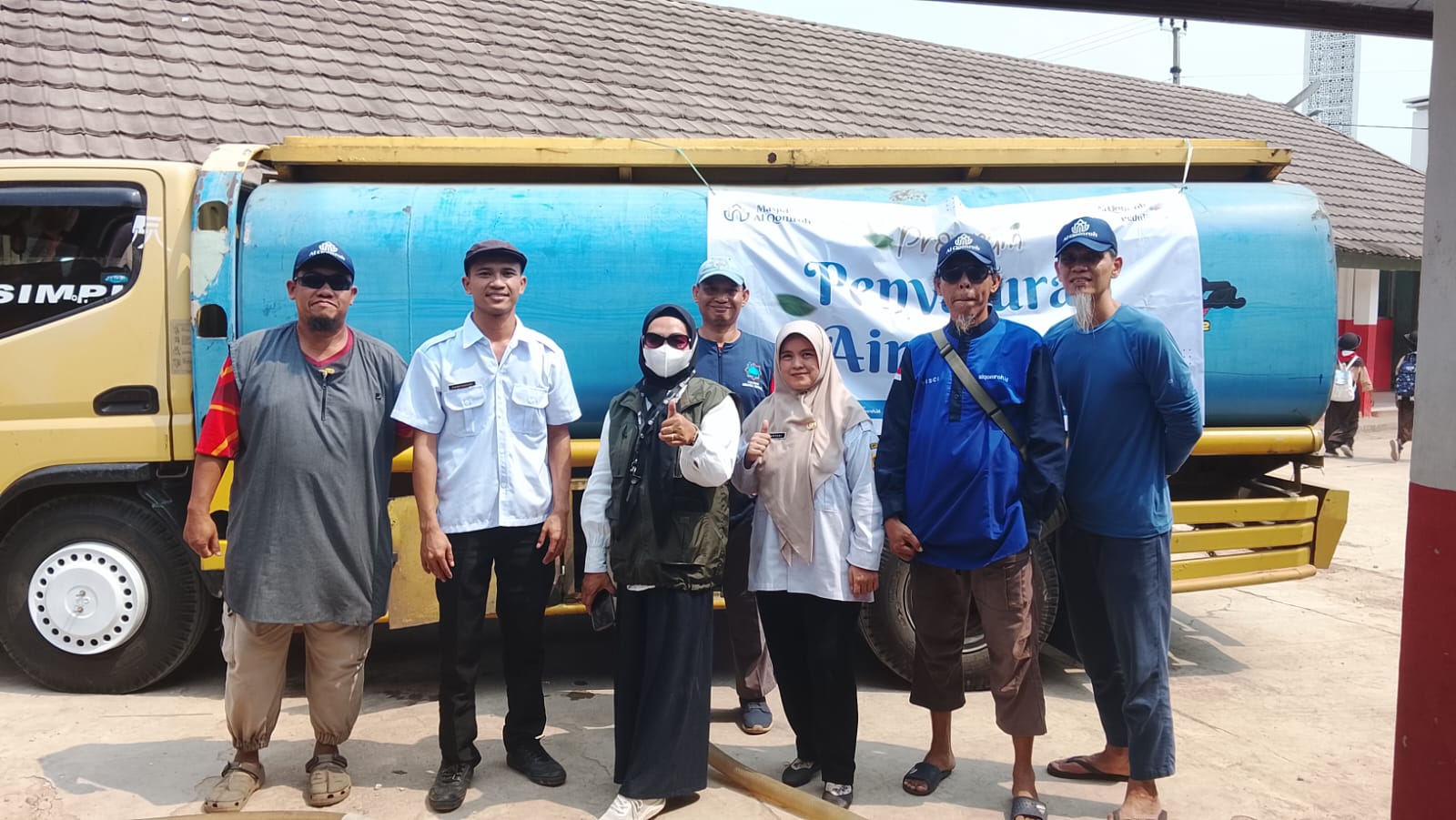 Kades Bendungan Apresiasi Program Bantuan Air Bersih AlQomroh Peduli