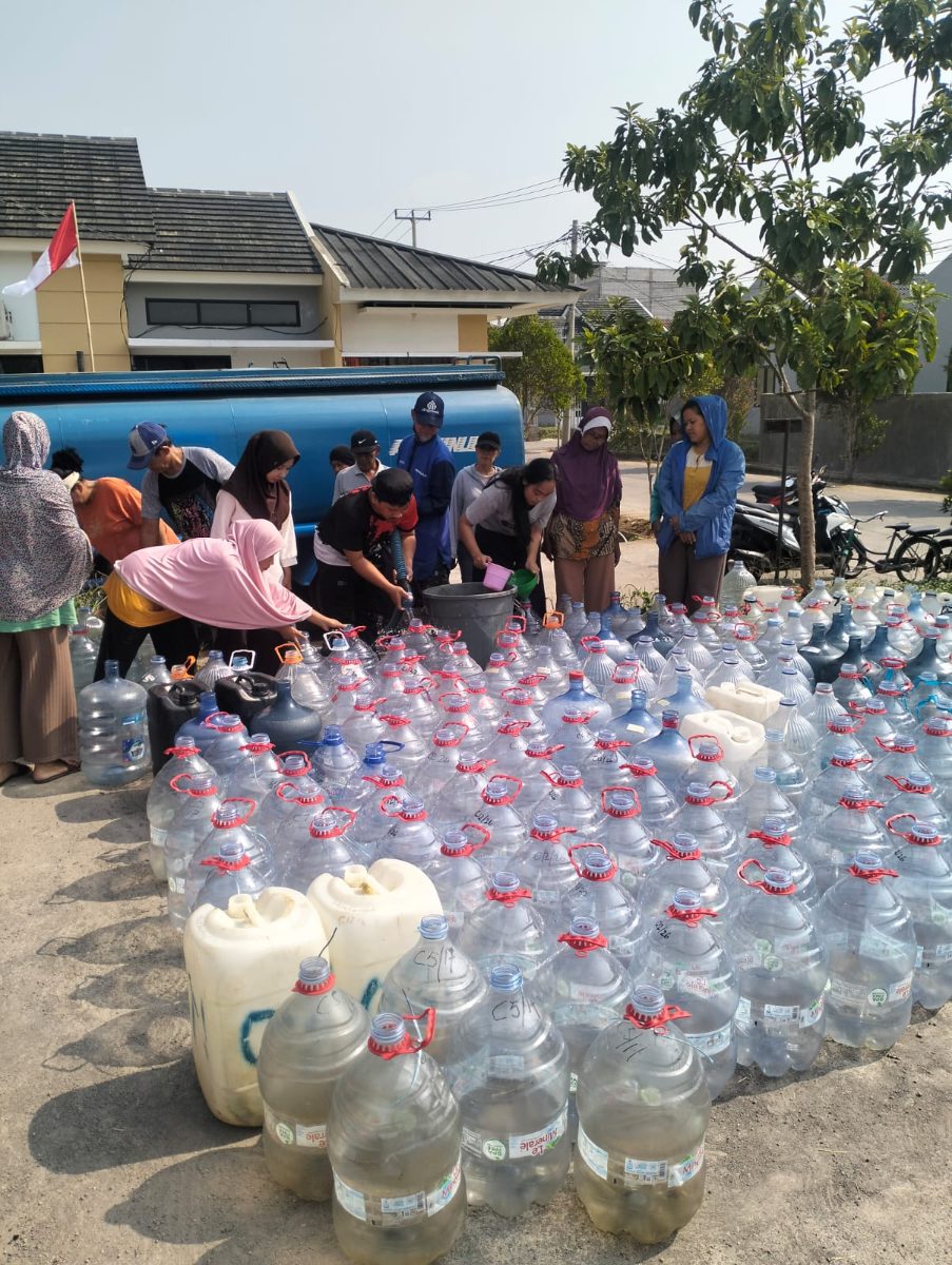 1 Agu - 3 Tangki Air ±24.900 Liter. Perum SukmaIndah. Desa Sukamaju